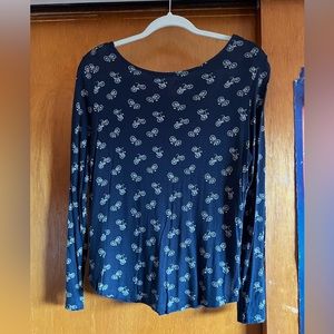Long sleeve scoop top